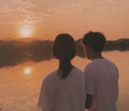 吃瓜作者情侣网名,揭秘吃瓜作者背后的甜蜜故事